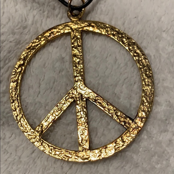🌟free with $20 purchase. Fun Peace necklace. - Picture 2 of 3